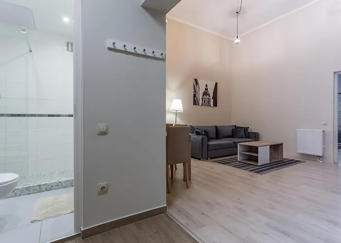 Goldcentral Akacfa-next To Mazel Tov-brilliant Location *