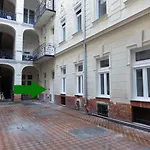 Goldcentral Akacfa-next To Mazel Tov-brilliant Location *