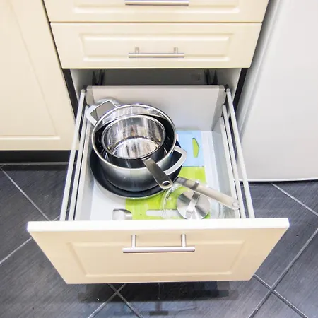 Goldcentral Akacfa-next To Mazel Tov-brilliant Location *