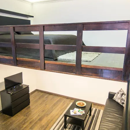 Apartment Goldcentral Akacfa