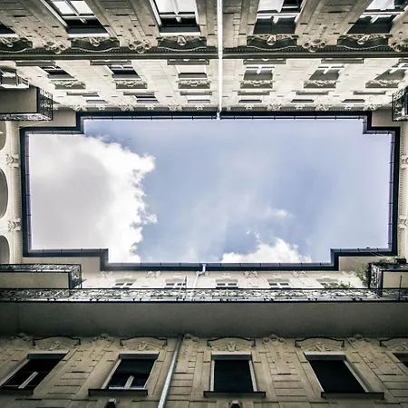 Goldcentral Akacfa-next To Mazel Tov-brilliant Location 公寓