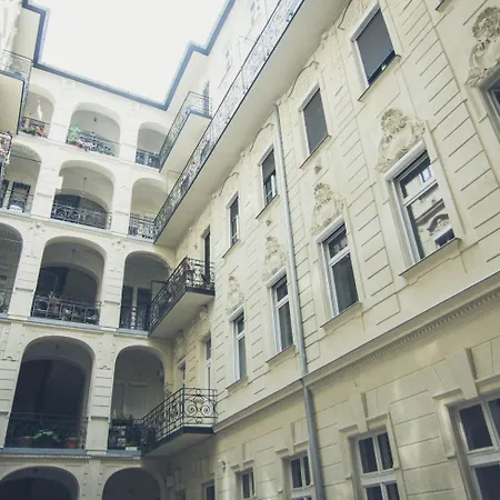 Goldcentral Akacfa-next To Mazel Tov-brilliant Location