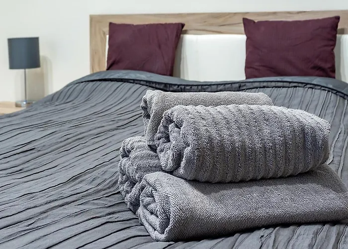 Goldcentral Akacfa-next To Mazel Tov-brilliant Location * 布达佩斯