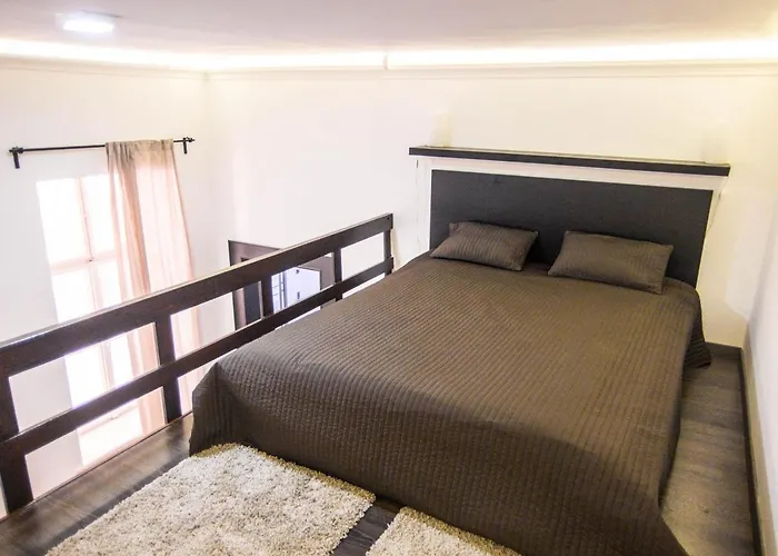 Goldcentral Akacfa-next To Mazel Tov-brilliant Location Apartament *