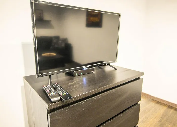 Goldcentral Akacfa-next To Mazel Tov-brilliant Location