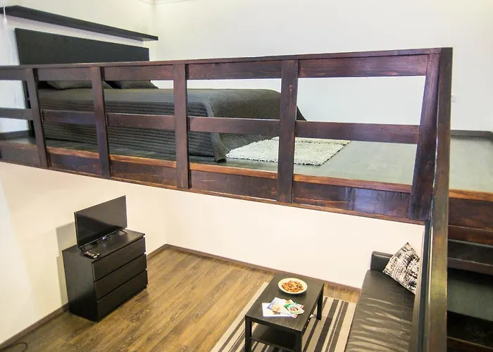 公寓 Goldcentral Akacfa-next To Mazel Tov-brilliant Location