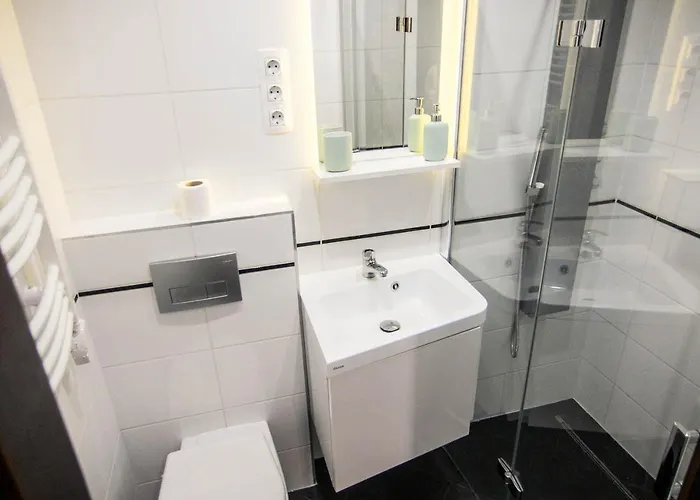 Goldcentral Akacfa-next To Mazel Tov-brilliant Location *