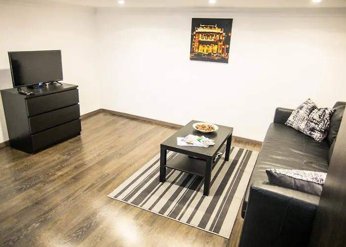 Goldcentral Akacfa-next To Mazel Tov-brilliant Location * 布达佩斯