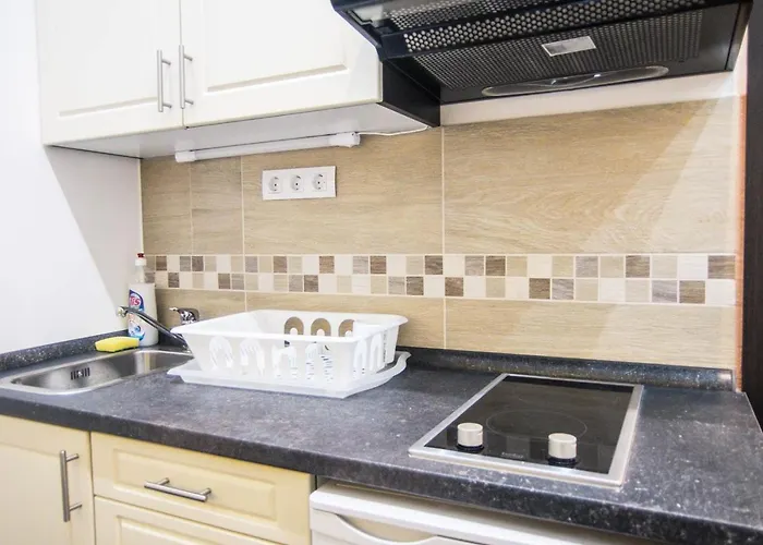 公寓 Goldcentral Akacfa-next To Mazel Tov-brilliant Location