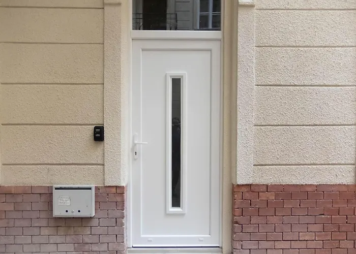 Goldcentral Akacfa-next To Mazel Tov-brilliant Location 布达佩斯