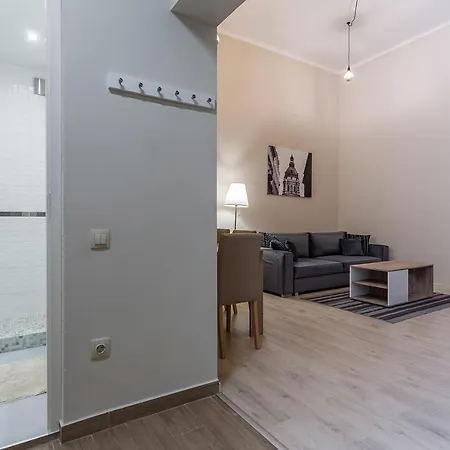 Goldcentral Akacfa-next To Mazel Tov-brilliant Location *